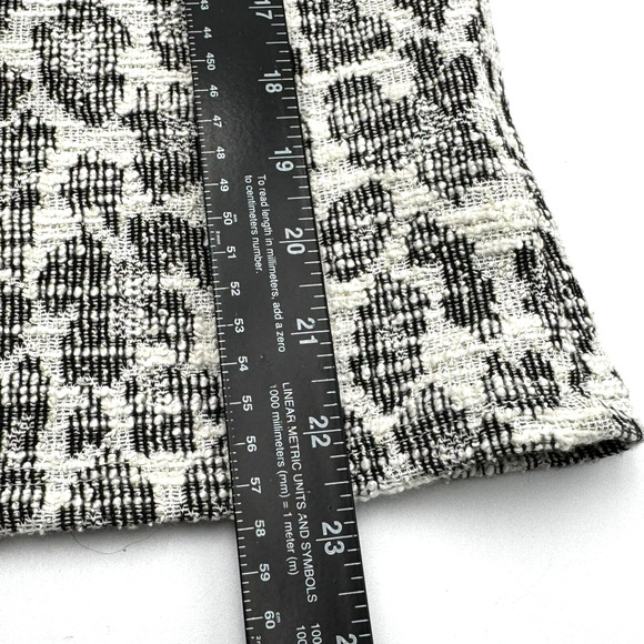 ANTHROPOLOGIE DOLAN Womens XS White Black Texture Sleeveless Savannah Ruffle Top - Picture 8 of 8